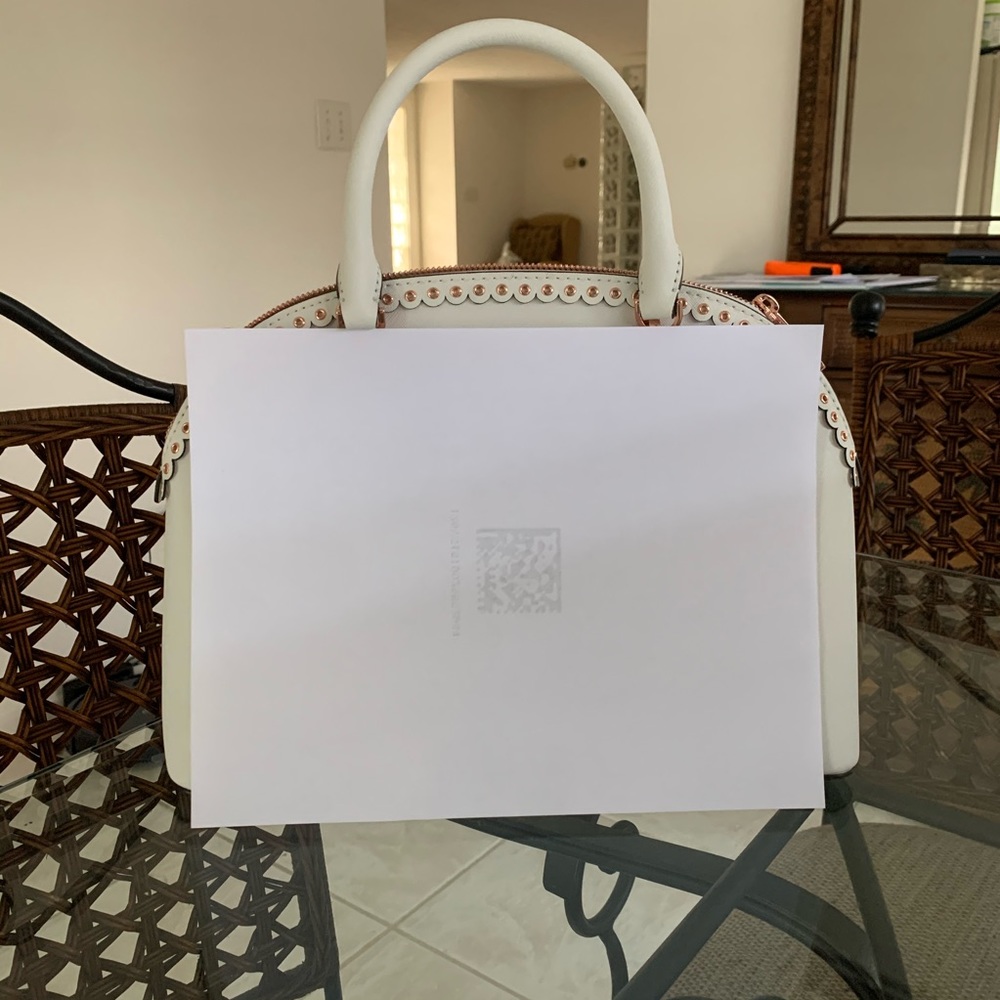 🔥SALE🔥Michael Kors Satchel - Picture 3 of 4